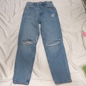 Straight leg Zara blue knee ripped jean